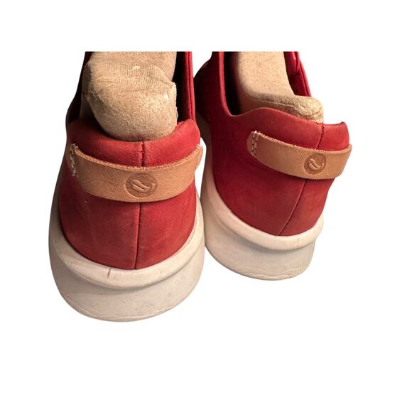 Clarks Red Unstructured Leather Sneakers Size 8 - Picture 4 of 11
